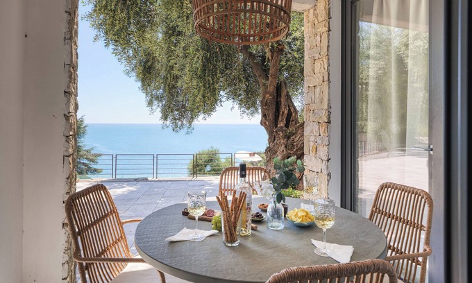 Ventimiglia House | Boutique Pool Apt. Balzi Rossi - Roma 3, Ventimiglia, Italy
