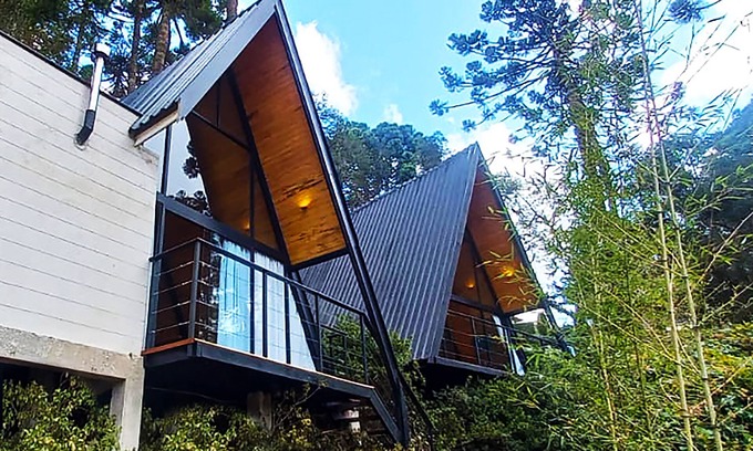 Campos do Jordao Ski Chalet | Chalet Mon Amour 2 - Where love is found. Hydro, fireplace, 3 minutes from the center.