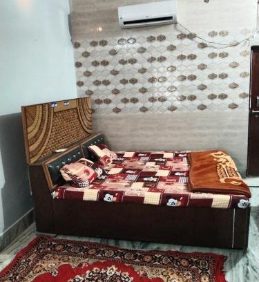 Mathura House | Braj Bhushan braj Lata nikunj hotel