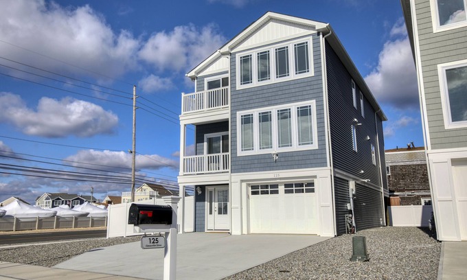 Normandy Beach House | Brand New 4-Bedroom with Den in beautiful Mantoloking