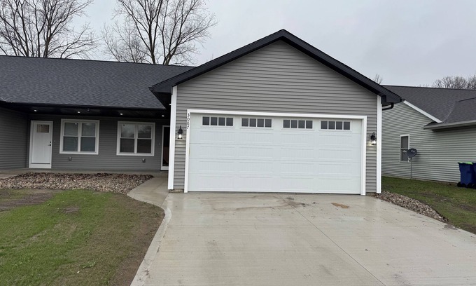 Saginaw Apartment | BRAND NEW Luxury 3-bedroom 2 bath apartment in Saginaw, MI