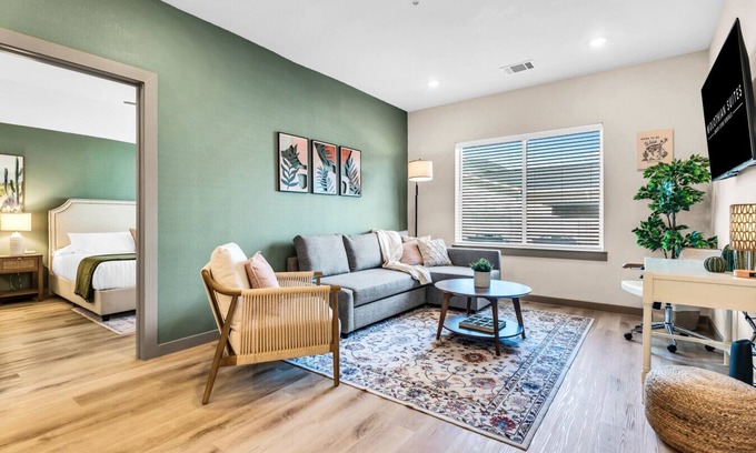 Lacy-Lakeview Apartment | Brand New, Pool, Gym, Mins to DT Waco, BU | TZ1
