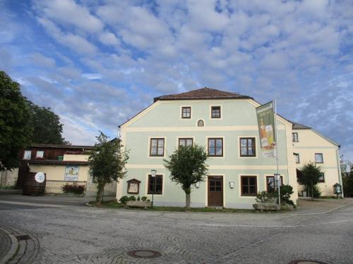 Eschlkam Apartment | Brauereigasthof Zur Post