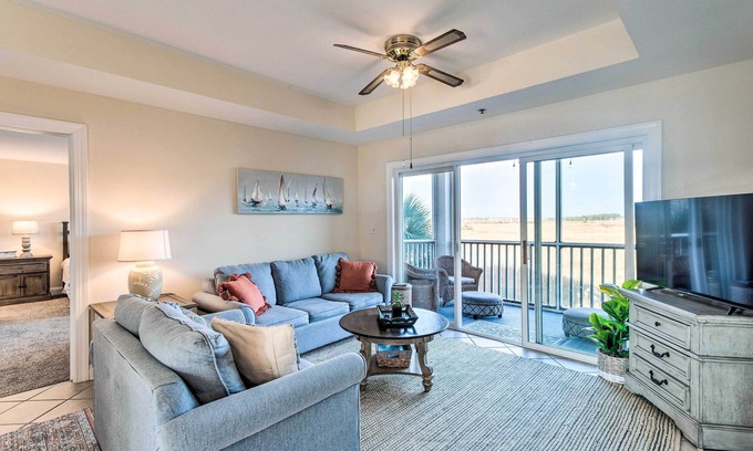 Darien Condo | Breezy Darien Condo w/Tranquil Marsh Views!