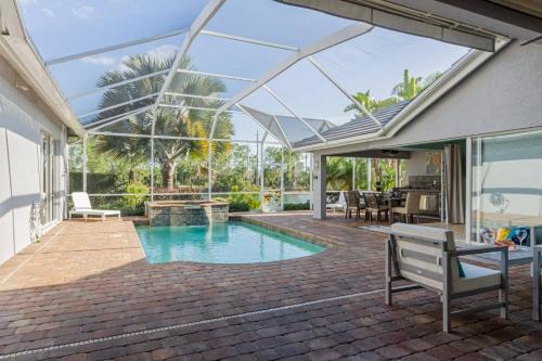 Central Naples House | Briarwood-1064 Tivoli Dr