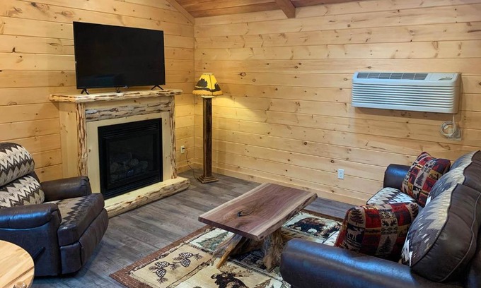 Millersburg House | Briarwood Cabin by Amish Country Lodging