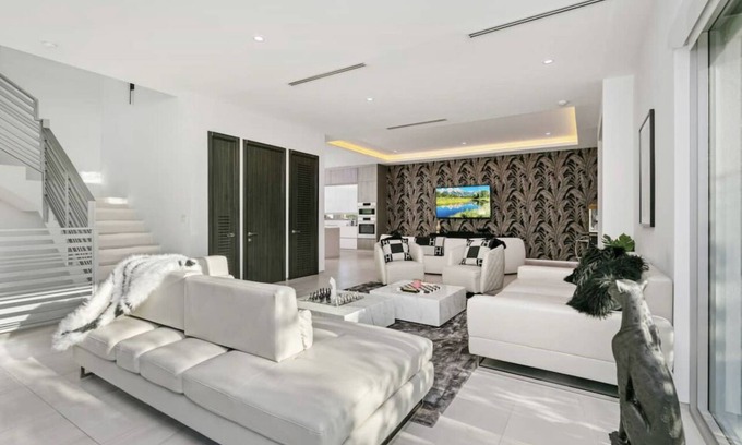 The Roads House | Brickell Manor - Best location