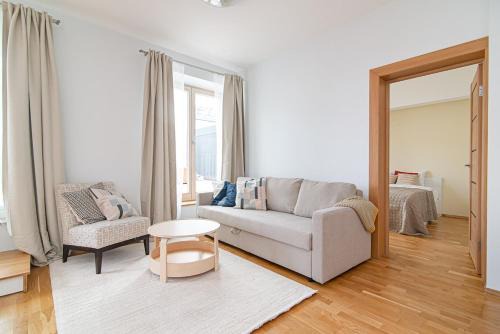 Uzupis Apartment | Bright 1 BDR apartment in Vivid Paupys by URBAN RENT