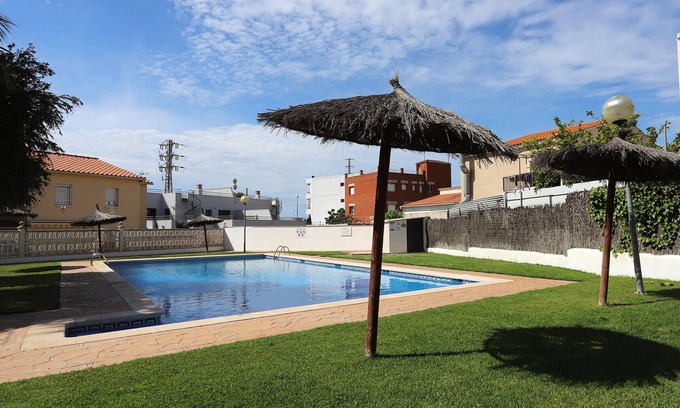 Creixell House | Bright 2-Story Home in Creixell with A/C, Pool, Patio, BBQ, and Near Beach