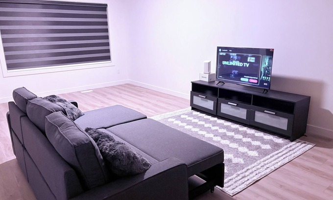 Northeast Edmonton House | Bright 3BR Home in McConachie – Family-Friendly with Free Parking.