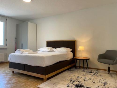 Hochschulen Apartment | Bright and practical Studio - Art 16