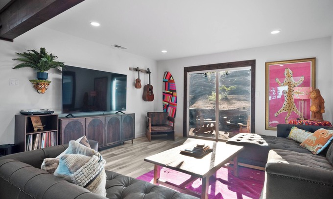 Skyland House | Bright & Charming Skyland Getaway in Tahoe - 4 Bed/2 Bath