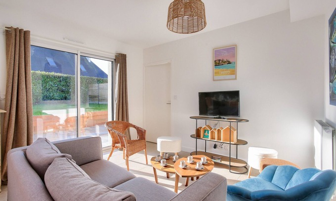 Saint-Briac-sur-Mer Ski Chalet | Bright house for 8 with large garden