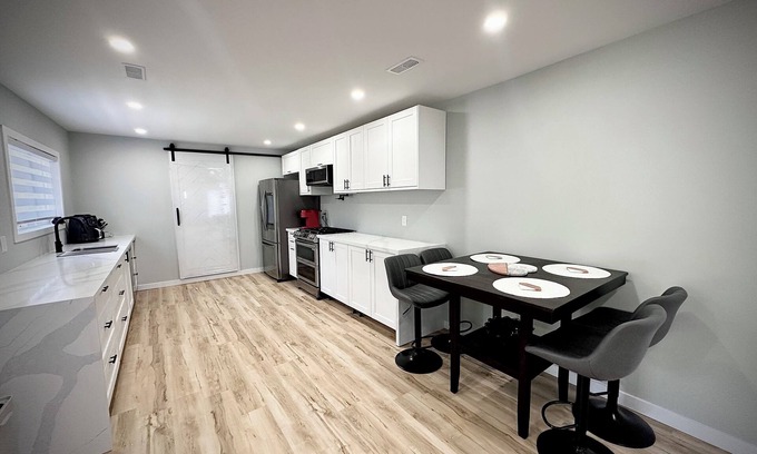 St. Williams House | Bright & Modern Cottage Near Port Rowan, Long Point, & Turkey Point