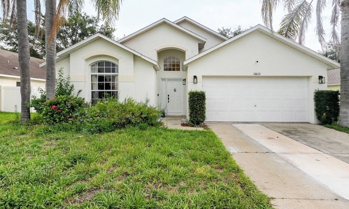 Sunrise Lakes Apartment | Bright Queen BR + Pool Retreat Near Disney