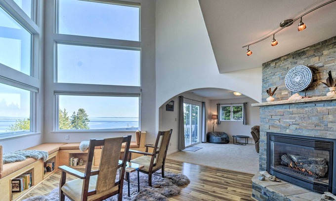 Diamond Point Apartment | Bright Sequim Duplex w/ Views of Waterway!