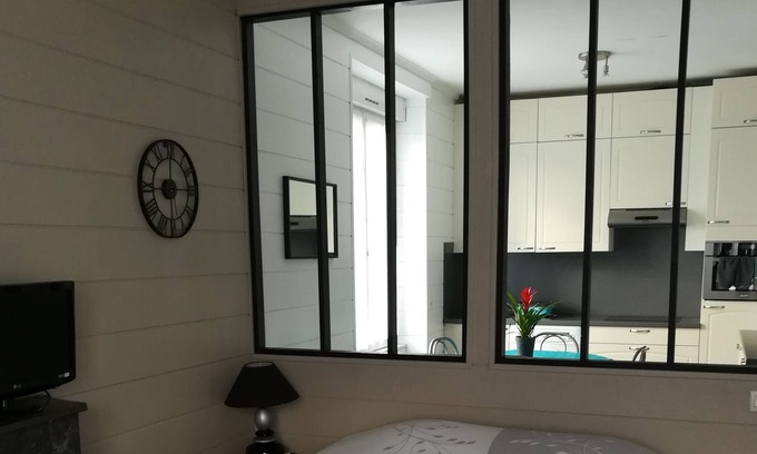 Rive Droite Apartment | Bright studio in Brest center, near tramway
