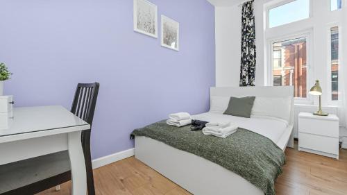 Hackney Apartment | Brilliant 2 Bedrooms Flat Next to The Station
