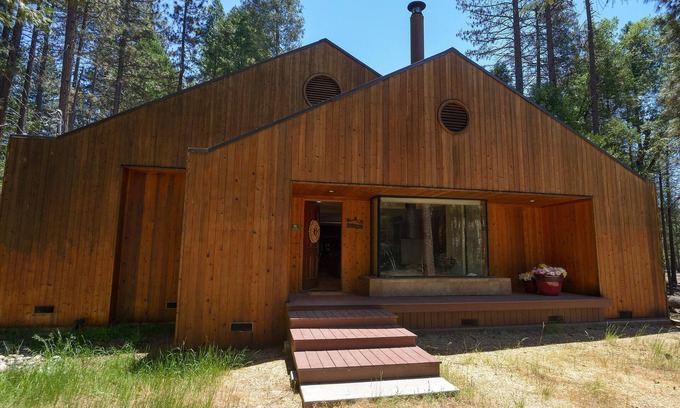 North Wawona House | Bruin's Den