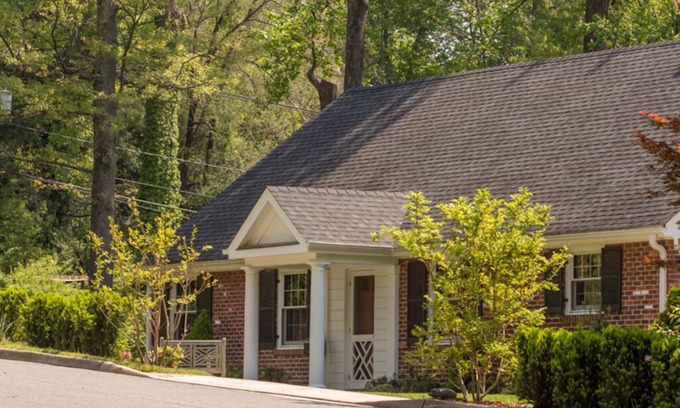 Venable House | Buckingham Hall | Luxury, Furnished 3BR Home 1 mile from UVa & 1.5 to Downtown