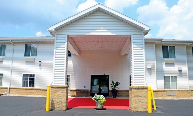 Allegan Hotel | Budget Host Inn