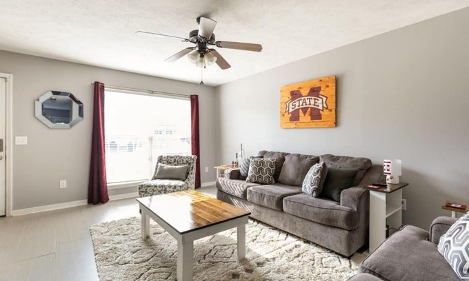 Starkville House | Bulldog Academy. Convenient to MSU.