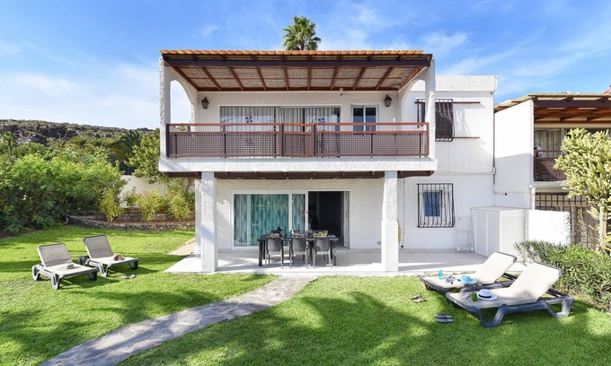 San Agustin Cottage | Bungalow Rocas Rojas by VillaGranCanaria