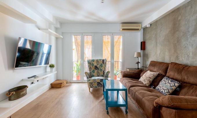 San Julian Apartment | Bustos Tavera Olehousing