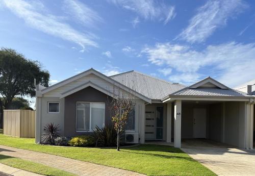 Broadwater Villa | By the Beach