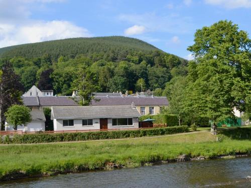 Walkerburn House | Bydand