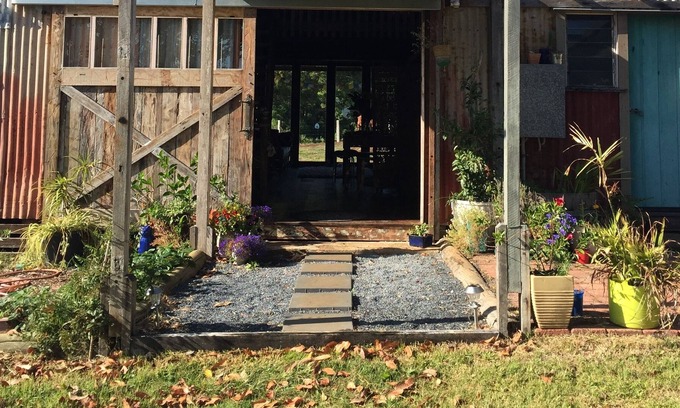 Ewingsdale House | Byron Bay's Historic Barnstay at Tooraloo Farm!