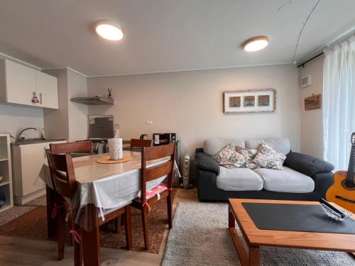 Puerto Montt Apartment | Céntrico, cómodo y moderno departamento en Puerto Montt con estacionamiento privado incluido