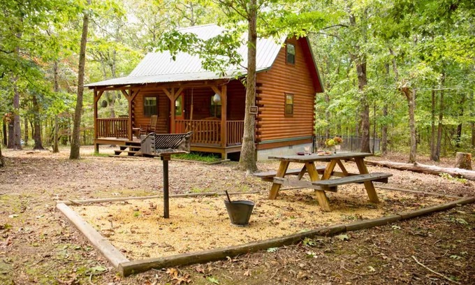 Mentone Cabin | Cabin in the Woods | Hot Tub, Fire Pit, BBQ