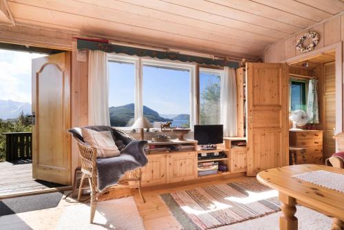 Meloy House | Cabin - Sleeps 6 - Pets Ok - Pato - Parking