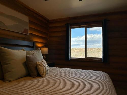 Alton House | Cabin with Views Near Zion and Bryce