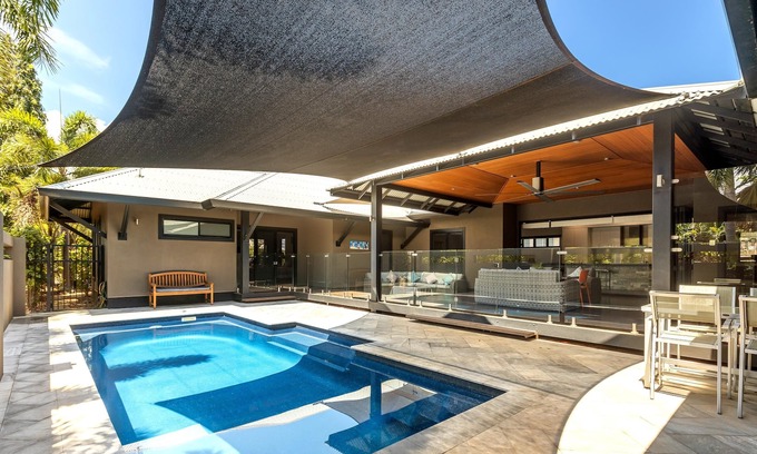 Cable Beach House | Cable Beach 4 Bedroom Luxury with Pool