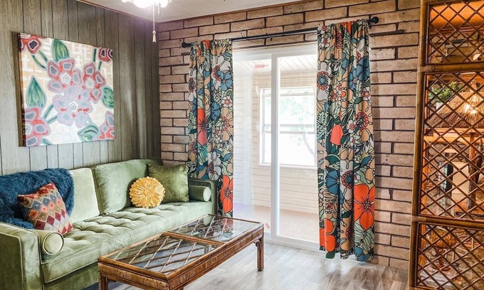 Beaver Shores House | Calendar NOW Open Beaver Lake 12min 2 dwntwn