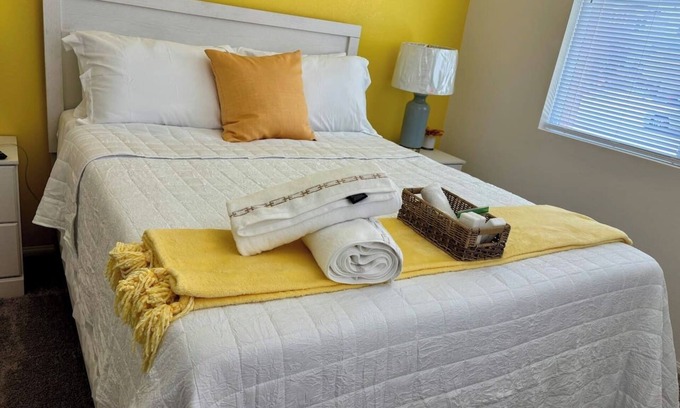 Victorville House | California three bedroom desert scape