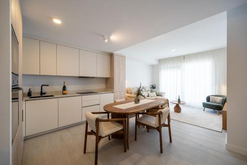 Ciudad Universitaria Apartment | Calma & Beach Estepona Retreat