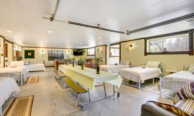 Mirabile Apartment | Cameron Nature Retreat: Hike, Bike & More!