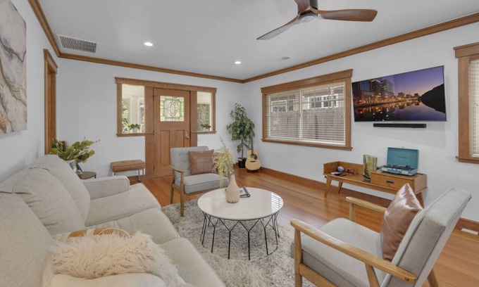 University Heights House | Canyonview UPPER LEVEL