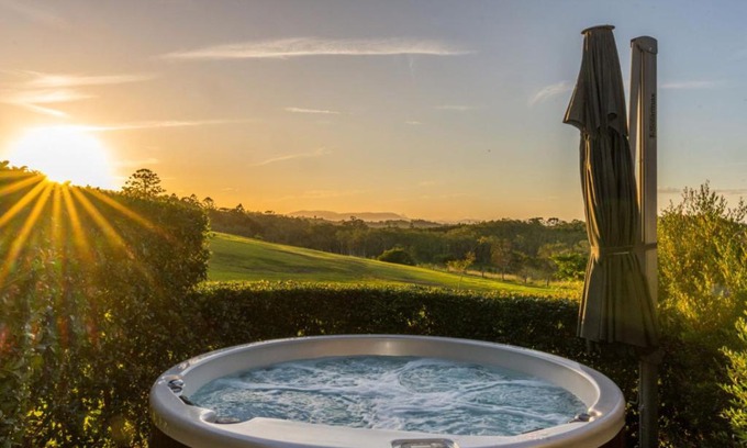 Skinners Shoot Apartment | Cape Byron Suite 2, 3 with Private lounge