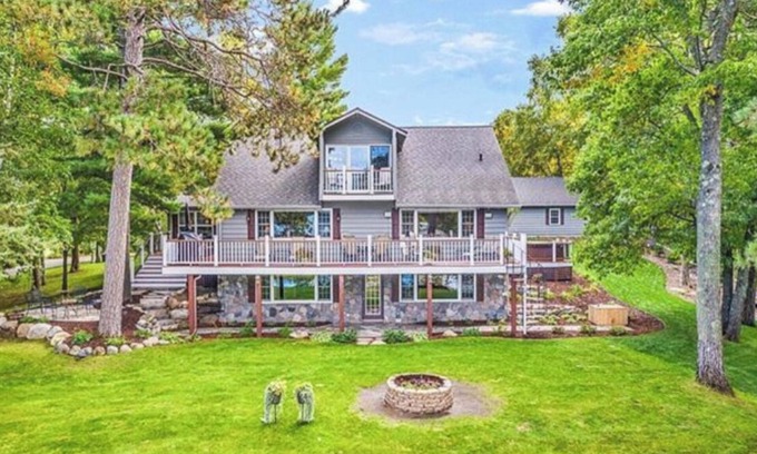 Crosslake House | Cape Cod w/425' of AMAZING White Fish Chain Shoreline, SANDY BEACH + EXTRAS