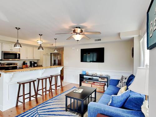 Savannah Beach Apartment | Captains Watch 13
