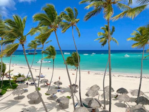 Bavaro Hotel | CARIBBEAN ROOFTOP POOL Ducassi HOTEL BEACH CLUB & SPA