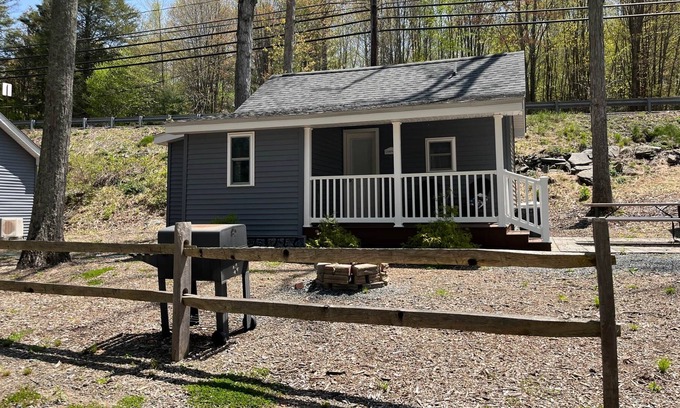 Tafton Cabin | Carins 11 - Lakeside Cabins