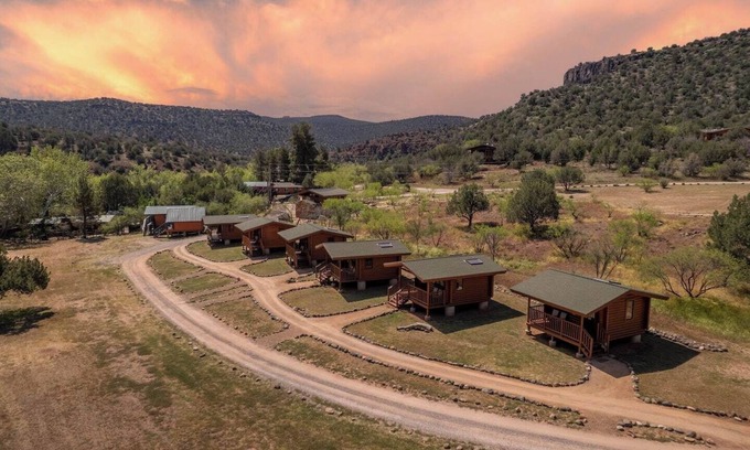 Cornville Cabin | Carnelian Cabin: Empower Your Soul