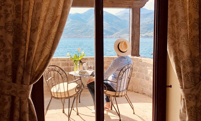 Tivat Hotel | Carrubba