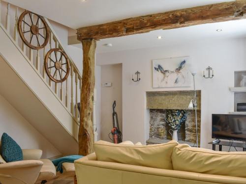 Hawes House | Cartwheel Cottage
