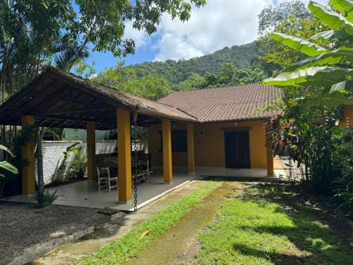 Boicucanga Beach House | Casa Amarela